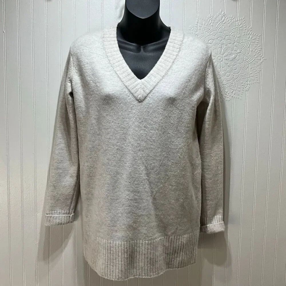 ATHLETA Extra Fine Merino Wool Blend Merino Wool V-Neck Sweater